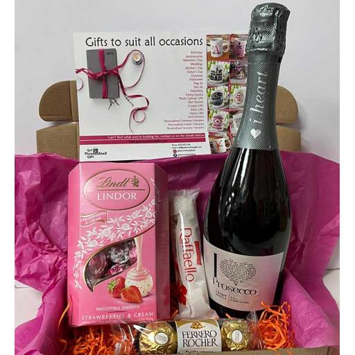 I-Heart-Prosecco-and-Lindor-and-Ferrero-Rocher-Hamper-18.jpg