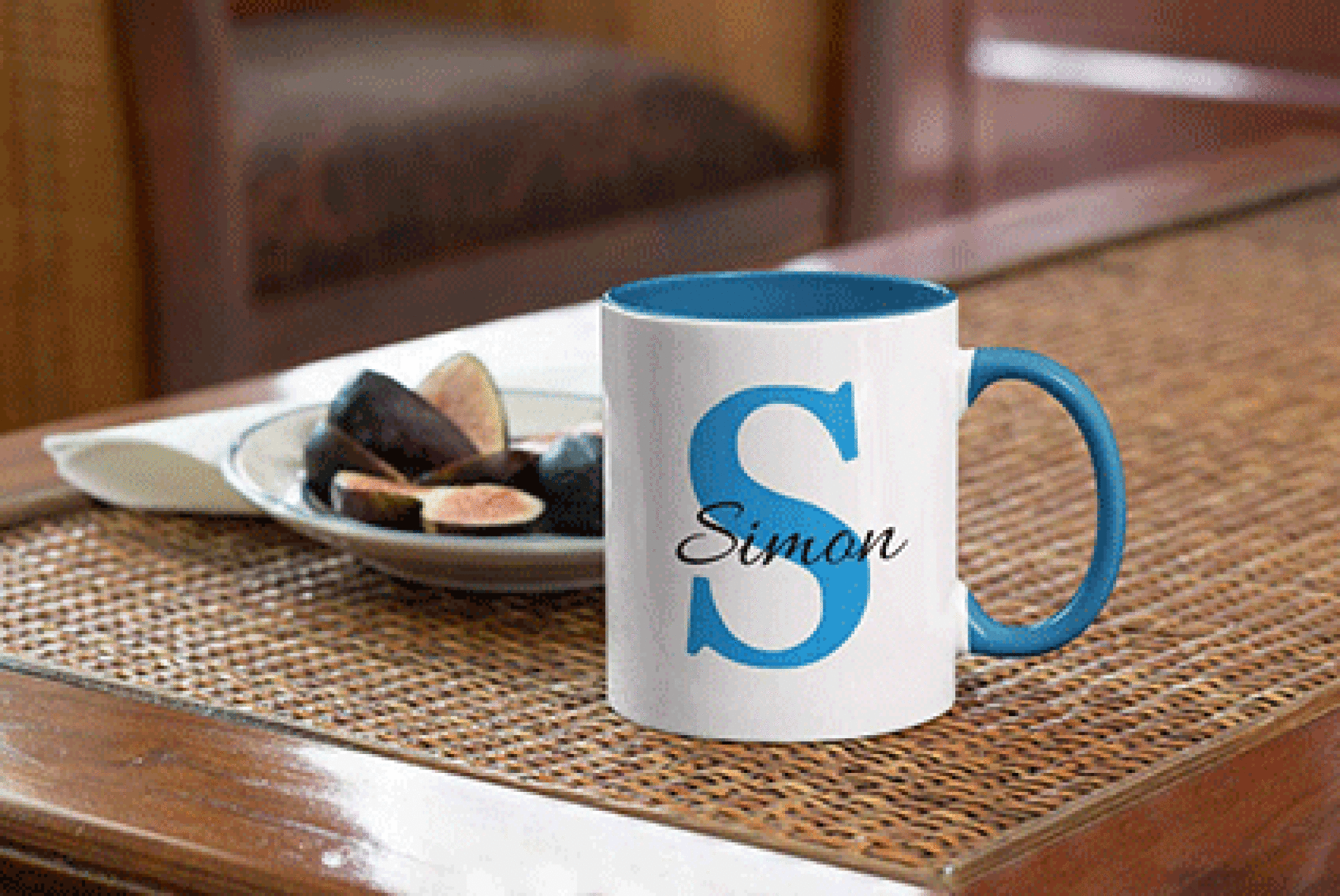 Personalised-Colour-inside-Mug-Name-and-initial.gif
